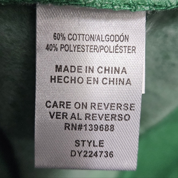 Chillin' with My Gnomies Graphic Sweater NEW - Picture 5 of 5